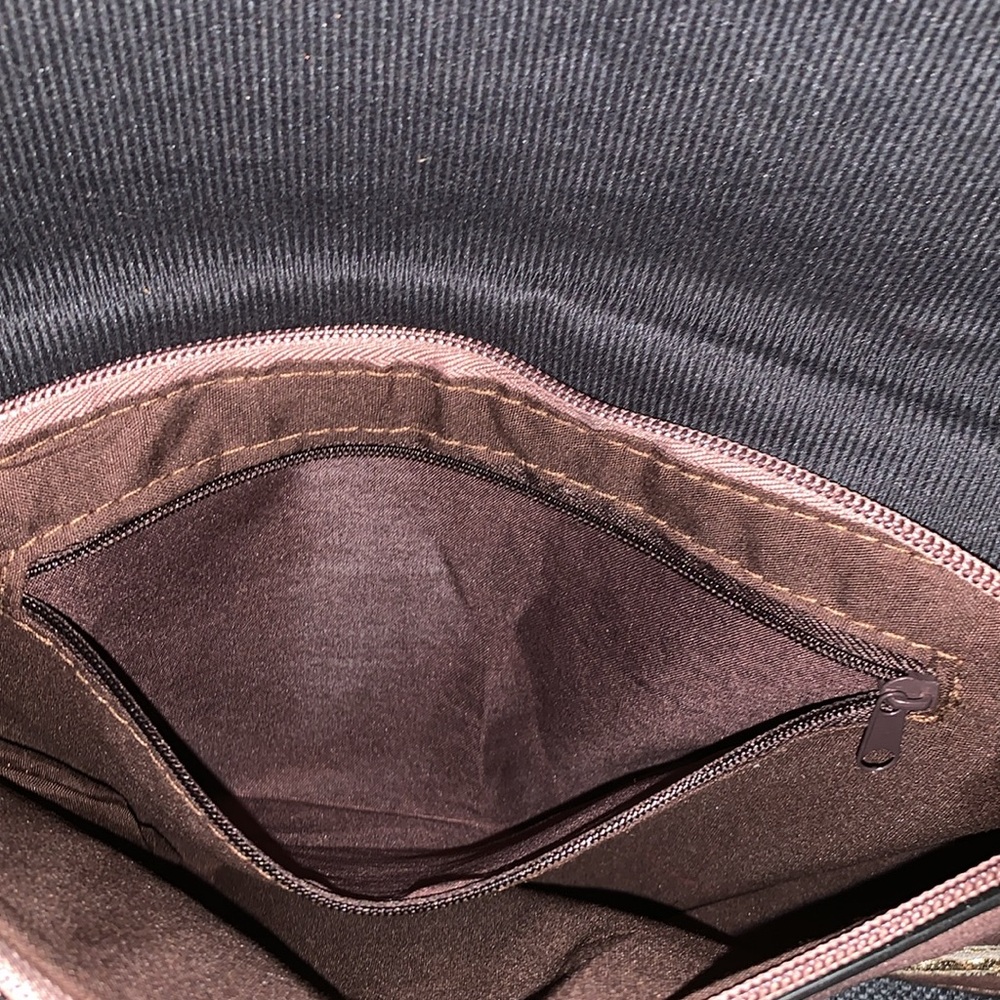 Embroidered Purse - Picture 4 of 7